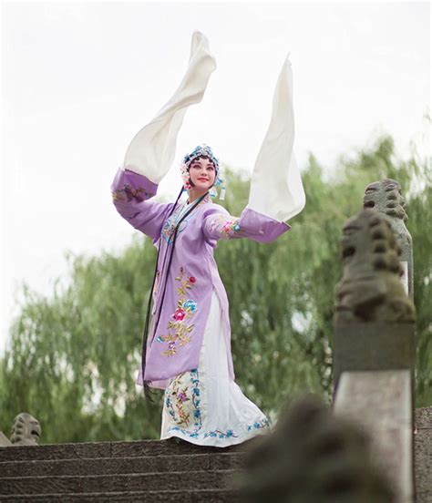 新疆维吾尔族舞蹈种类大全(一)_新疆维吾尔族舞蹈种类_天山风情网