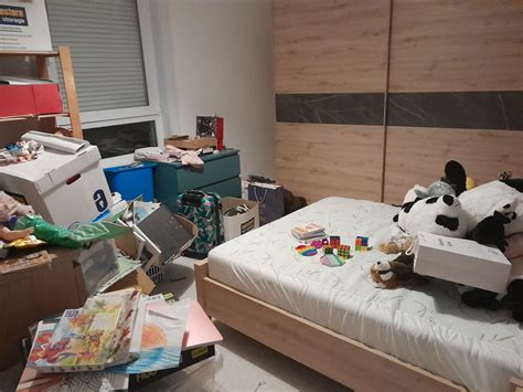 When you have extreme OCD and people assume you're neat and tidy but ...