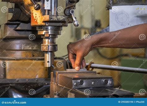 Milling Machine Setup 的图像结果