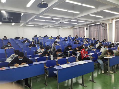 第三届“校数杯”暨第二十届江苏省高等学校高等数学竞赛选拔考试顺利举行