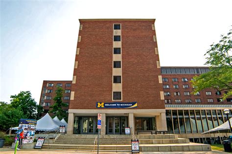 ‘Minimal’ kitchen fire at South Quad leads to evacuation, dining hall ...