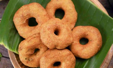 quick and simple tiffin recipe for kids: south indian food Medu Vada ...