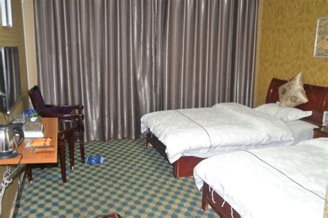 HUANGTING HOTEL KUNMING CHANGSHUI AIRPORT - Motel Reviews & Photos ...