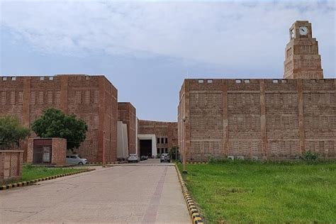IIT Jodhpur is Built over 852 Acres of Land Review by Kartik Jain ...