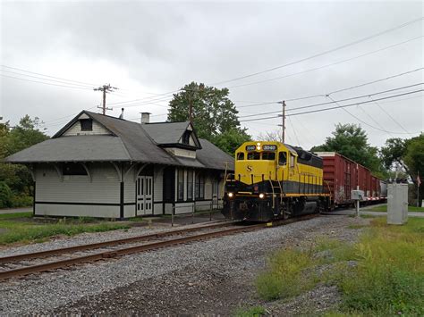 New York, Susquehanna & Western GP40 #3040 passing the ex-DL&W depot at ...
