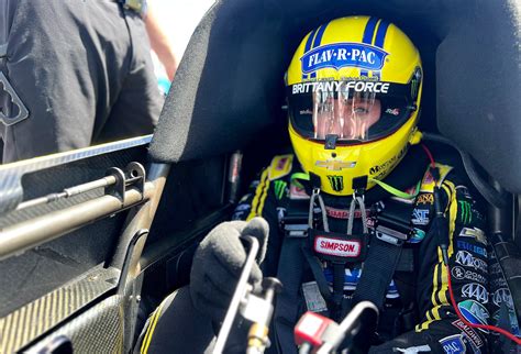 Staying Alive – Choosing a Hans Device or Hybrid Head and Neck Restraint - Hans Blog