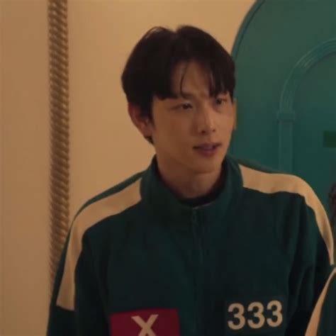 squid game; player 222 and player 333 like or reblog if u save ...