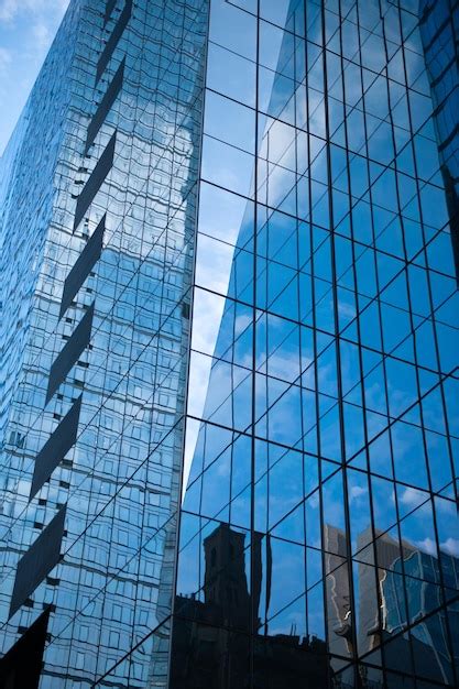 Skyscraper Front View 的图像结果