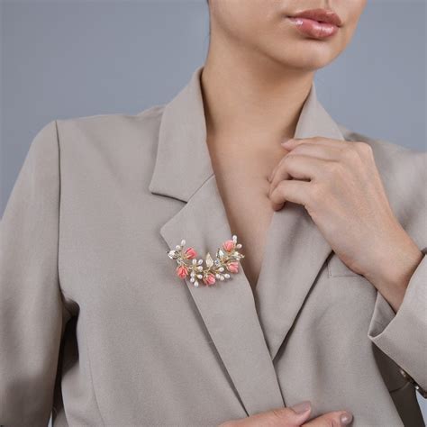 Trendy Brooch 184921