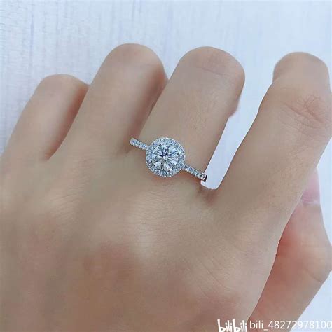 女生戒指的戴法图解 女生戒指戴法左右手含义 – 我爱钻石网官网