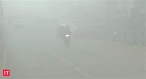 Dense fog disrupts normal life in NCR - The Economic Times Video | ET Tv