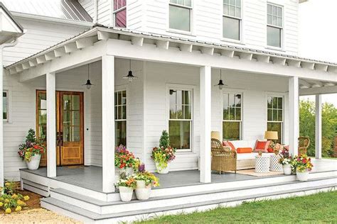 110 best farmhouse porch decor ideas (17) | Porch makeover, Porch ...