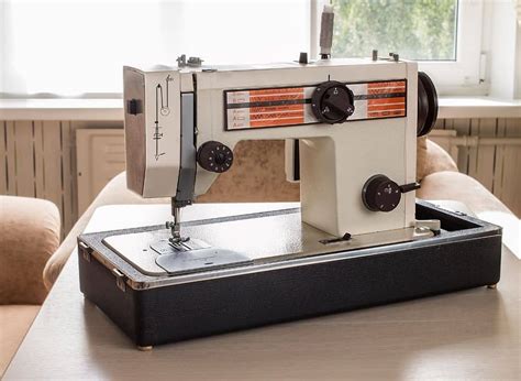 Vintage Sewing Machine 的图像结果