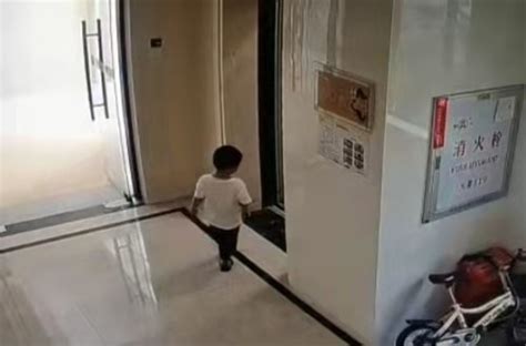 惠州一名两岁男童被家长落在电梯 单独到6楼后坠亡_腾讯新闻
