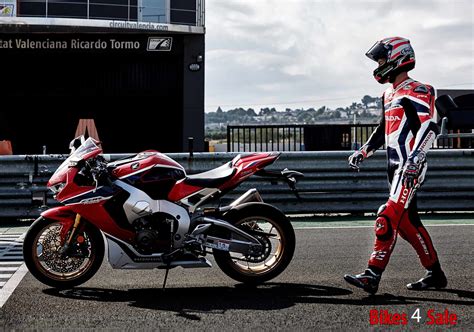 Honda CBR1000RR Fireblade price, specs, mileage, colours, photos and ...