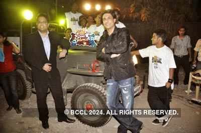 Shiamak Dawar (R) with the participants at the launch of UTV Bindass's ...