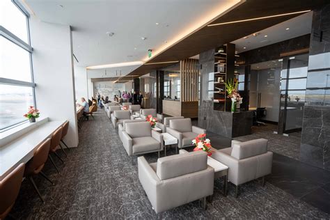 Inside the New Air Canada Maple Leaf Lounge San Francisco | Prince of ...