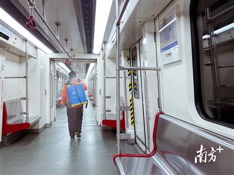 广州地铁70个车站执行中风险防控，日均投入2800余名保洁人员_防疫_疫情_乘客