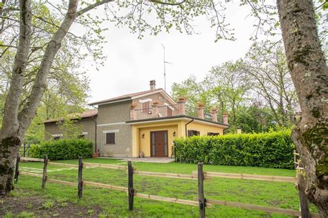 CASALE OTIUM AGRITURISMO (Caprarola) - B&B Reviews & Photos - Tripadvisor