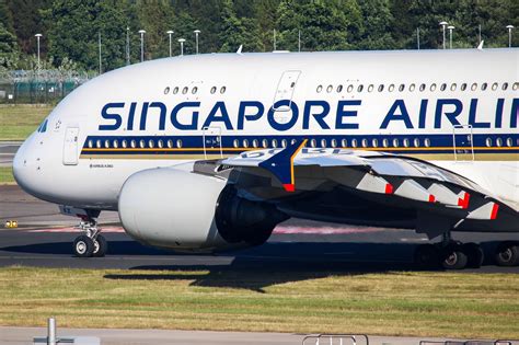 How Do Singapore Airlines' Checked Baggage Allowances Vary?