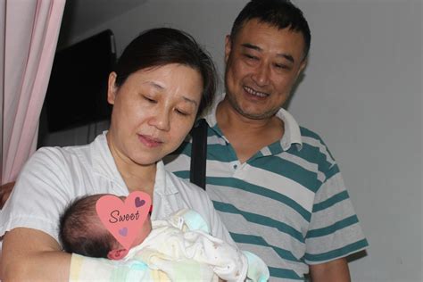 上海37周孕妇2次核酸阴性后仍红码：每天申诉，依旧无果_手机新浪网