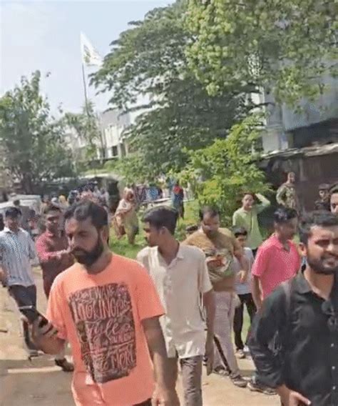 Vadodara Municipality Action Disruption Police Lathi Charge Ajwa Road ...