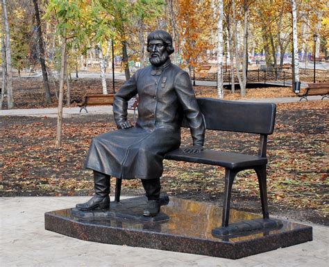 Памятник купцу Петру Сапожникову в Вольске - Скульптурное предприятие ...