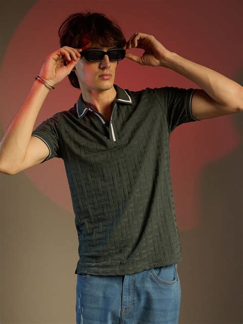 Men-t-shirt shop online at Campus Sutra Best Quality Price