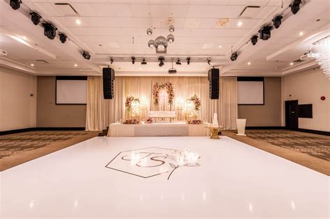 Riverside Signature – Dance floor and front stage front view 2 ...