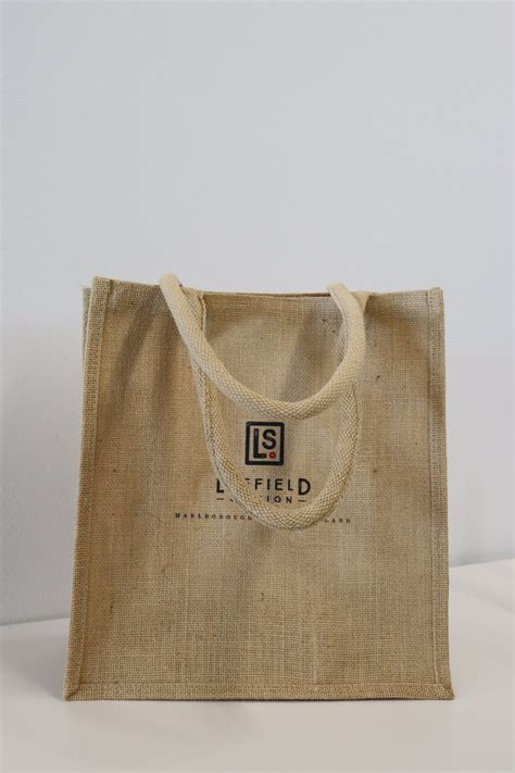 LEEFIELD STATION LARGE JUTE BAG – Marisco Family Vineyards