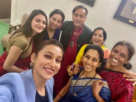 Shashi Tharoor posts apology after flak over '...attractive' photo with ...