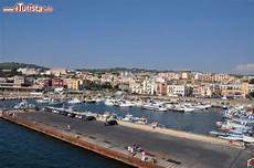 pozzuoli ischia porto traghetti il porto di pozzuoli visto dal traghetto in partenza pozzuoli ischia porto traghetti il porto di pozzuoli visto dal traghetto in partenza