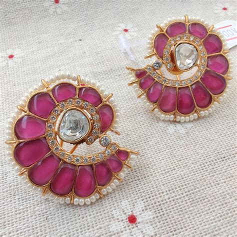 Shell Shaped Semiprecious Stone Studded Stud Earrings – Qrated Jewels