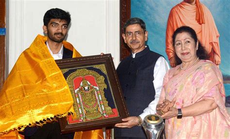 Tamil Nadu Governor R. N. Ravi and First Lady Laxmi Ravi felicitate ...