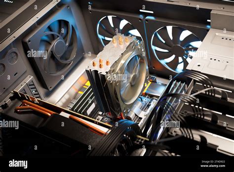 CPU Inside a Computer 的图像结果