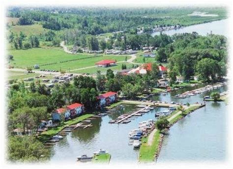 GOLDEN BEACH RESORT, THE KAWARTHAS (Roseneath) - Ranch Reviews, Photos ...