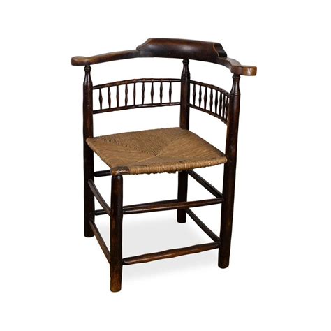 Early 19th Century English Elm & Rush Corner Chair for sale at Pamono