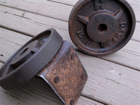 Unique Bookends using 10 Pound Weights - My Repurposed Life®