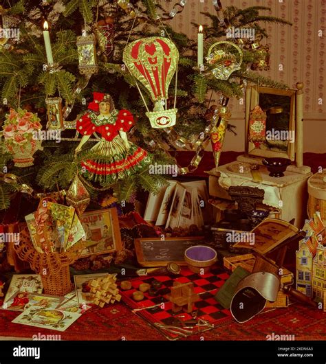 Retro, antique, Victorian Christmas decorations., toys, gifts and cards ...