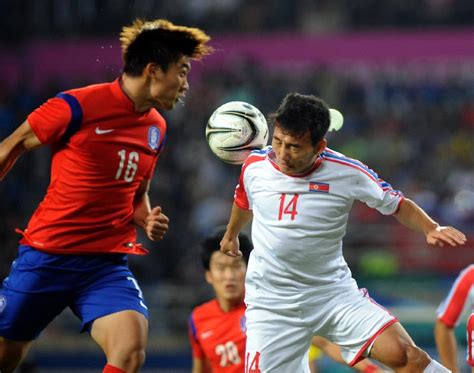 （亚运会）（3）足球——男足决赛，朝鲜队对阵韩国队(图)-搜狐滚动