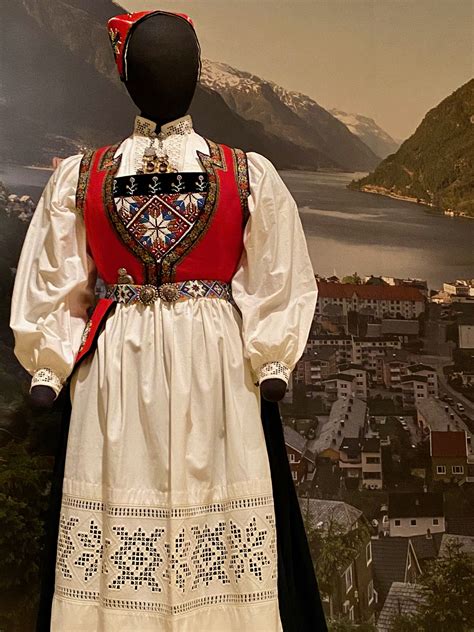 Scandinavian Folk Dressing Takes a Stand | itsnewstoyou