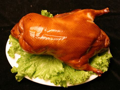 饭馆吃烤鸭，被问剩下的鸭架如何处理时，不想被坑就回答这4个字|北京烤鸭_新浪新闻