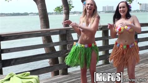 Porn Pictures Grass Skirt