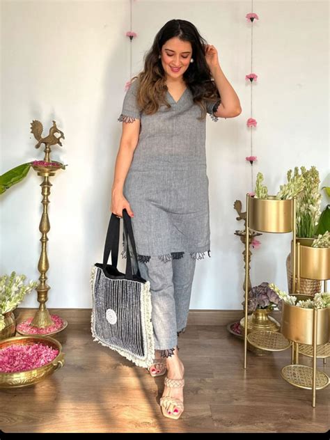 Vaachi Raaj - Online Women's Clothing Brand