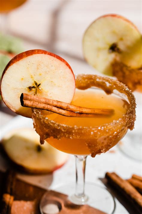 The Perfect Fall Caramel Apple Cocktail - Lulus.com Fashion Blog