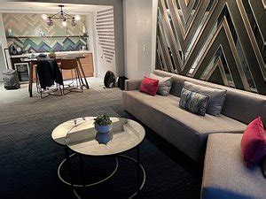 THE STARLING ATLANTA MIDTOWN, CURIO COLLECTION BY HILTON - Hotel ...