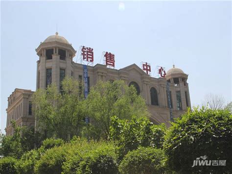 鞍山烈士山的烈士山山门与蓝天高清图片下载_红动中国