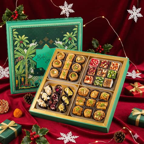 Christmas Special- Emerald Assorted Arabic Hamper Box 1kg – THE BAKLAVA BOX