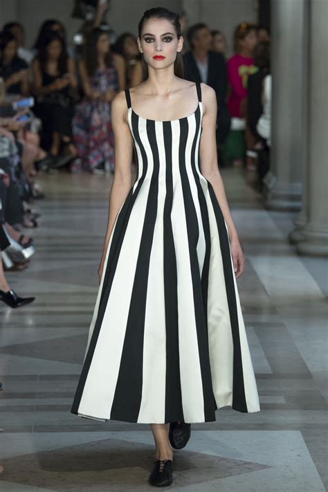 Carolina Herrera Spring 2017 Ready-to-Wear Fashion Show - Romy ...