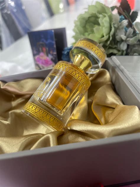 Rune SAFFRON OUD Unisex Attar Perfume | Blend Of Saffron, Jasmine ...